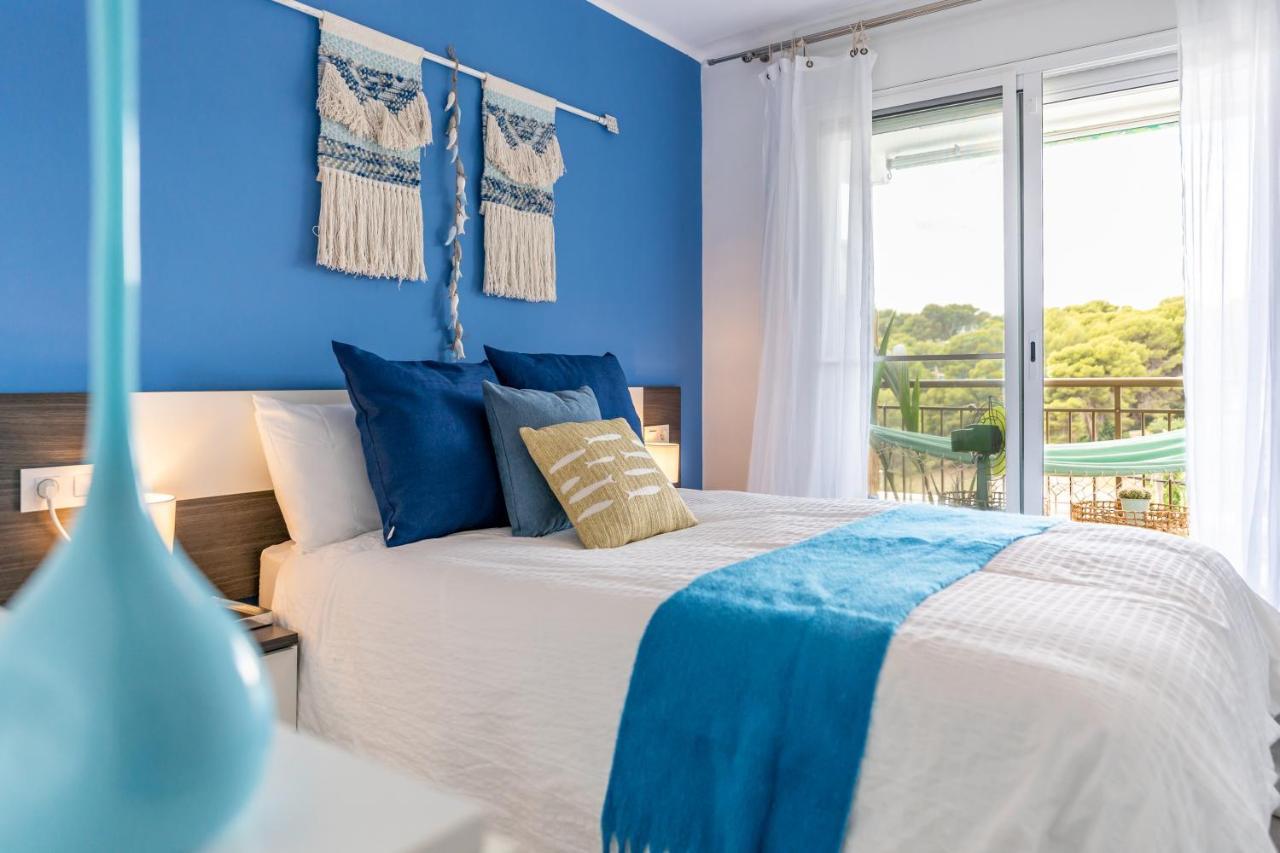Beach Front Retro Hideaway In Salou Ngoại thất bức ảnh