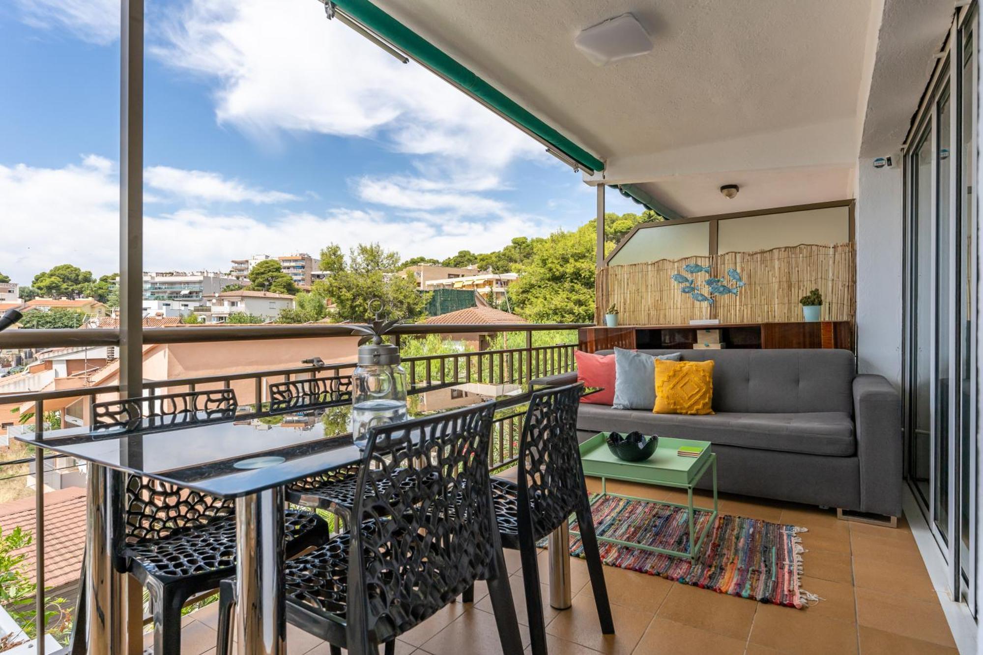 Beach Front Retro Hideaway In Salou Ngoại thất bức ảnh
