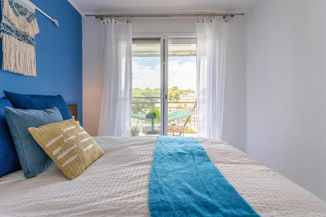Beach Front Retro Hideaway In Salou Ngoại thất bức ảnh