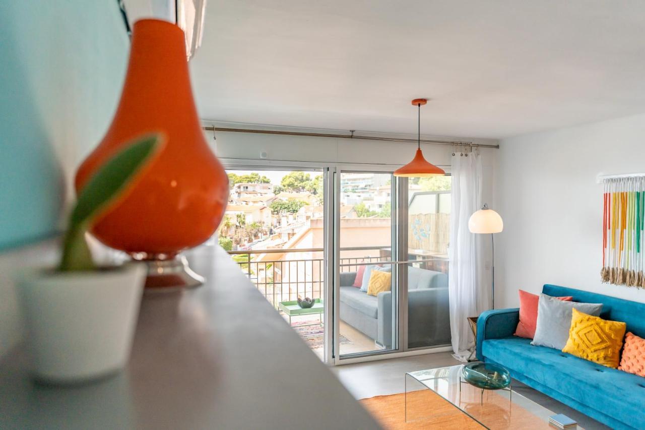Beach Front Retro Hideaway In Salou Ngoại thất bức ảnh