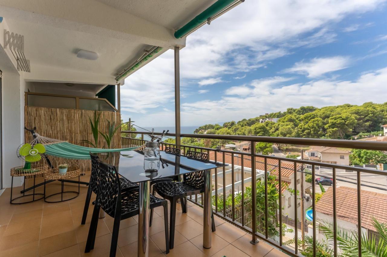 Beach Front Retro Hideaway In Salou Ngoại thất bức ảnh