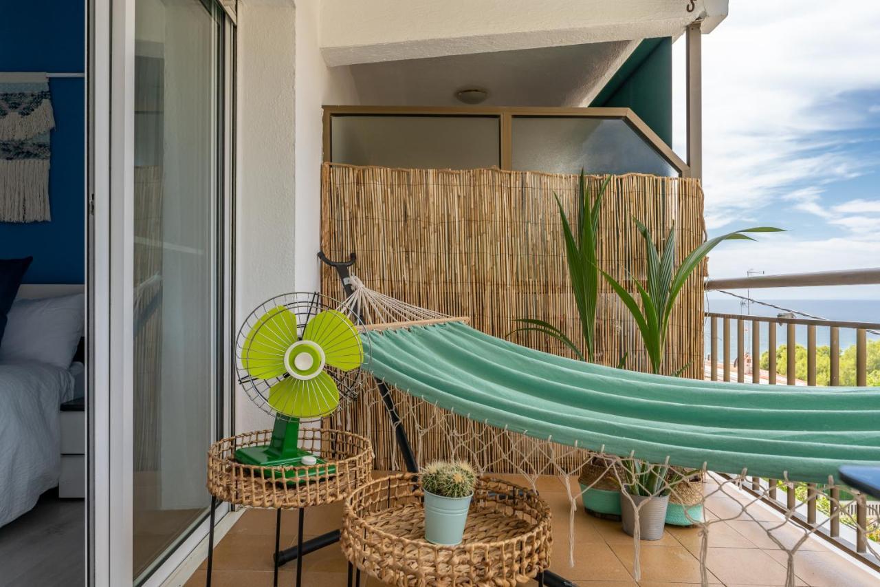 Beach Front Retro Hideaway In Salou Ngoại thất bức ảnh