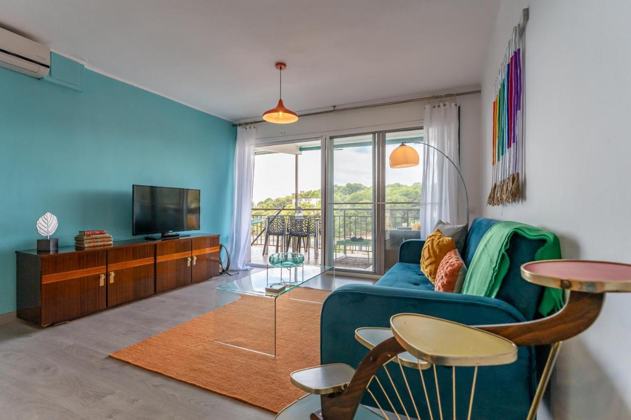 Beach Front Retro Hideaway In Salou Ngoại thất bức ảnh