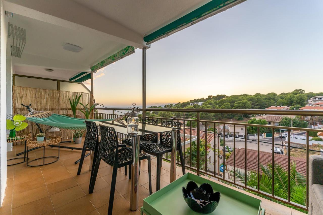 Beach Front Retro Hideaway In Salou Ngoại thất bức ảnh