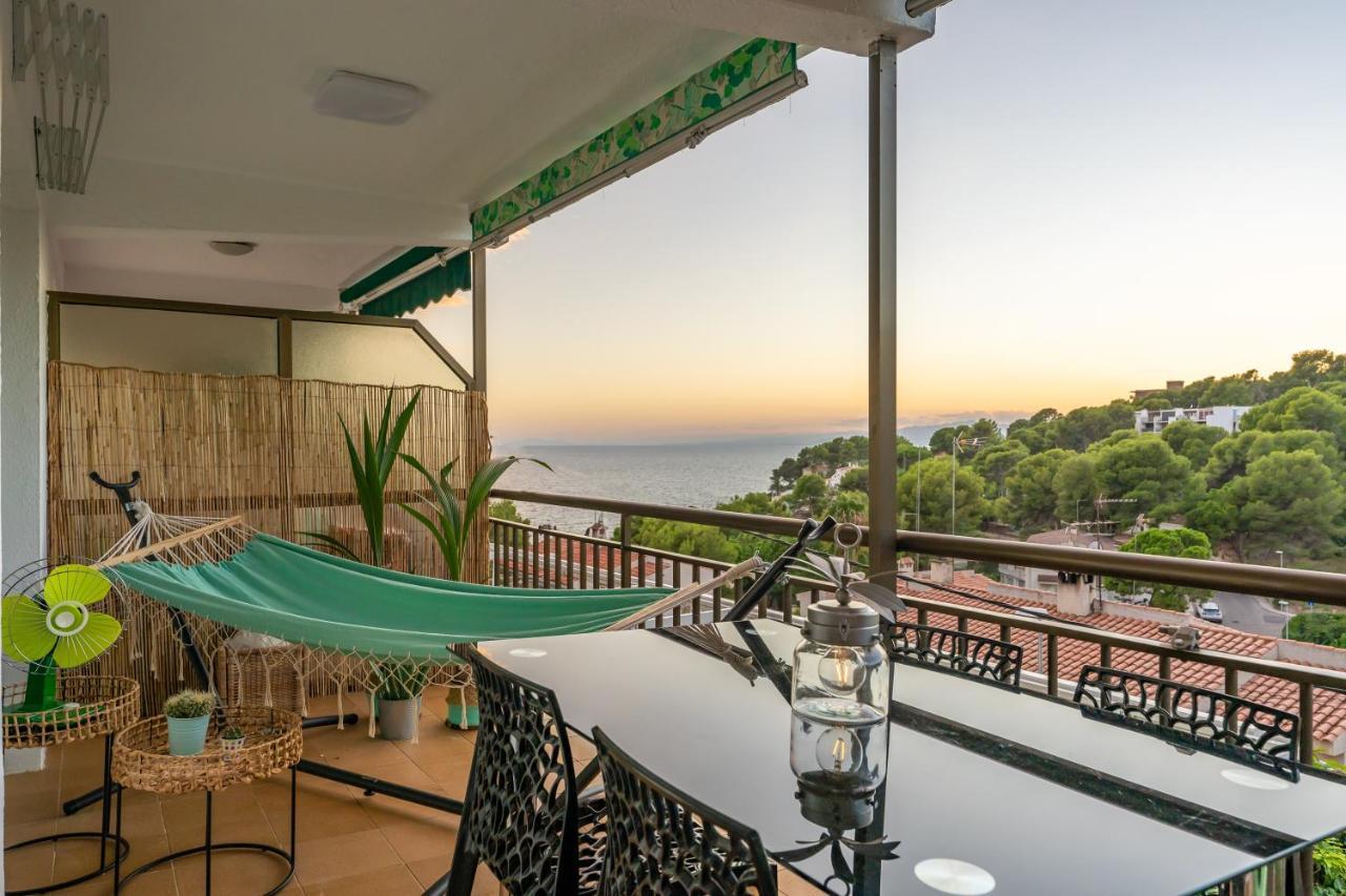Beach Front Retro Hideaway In Salou Ngoại thất bức ảnh
