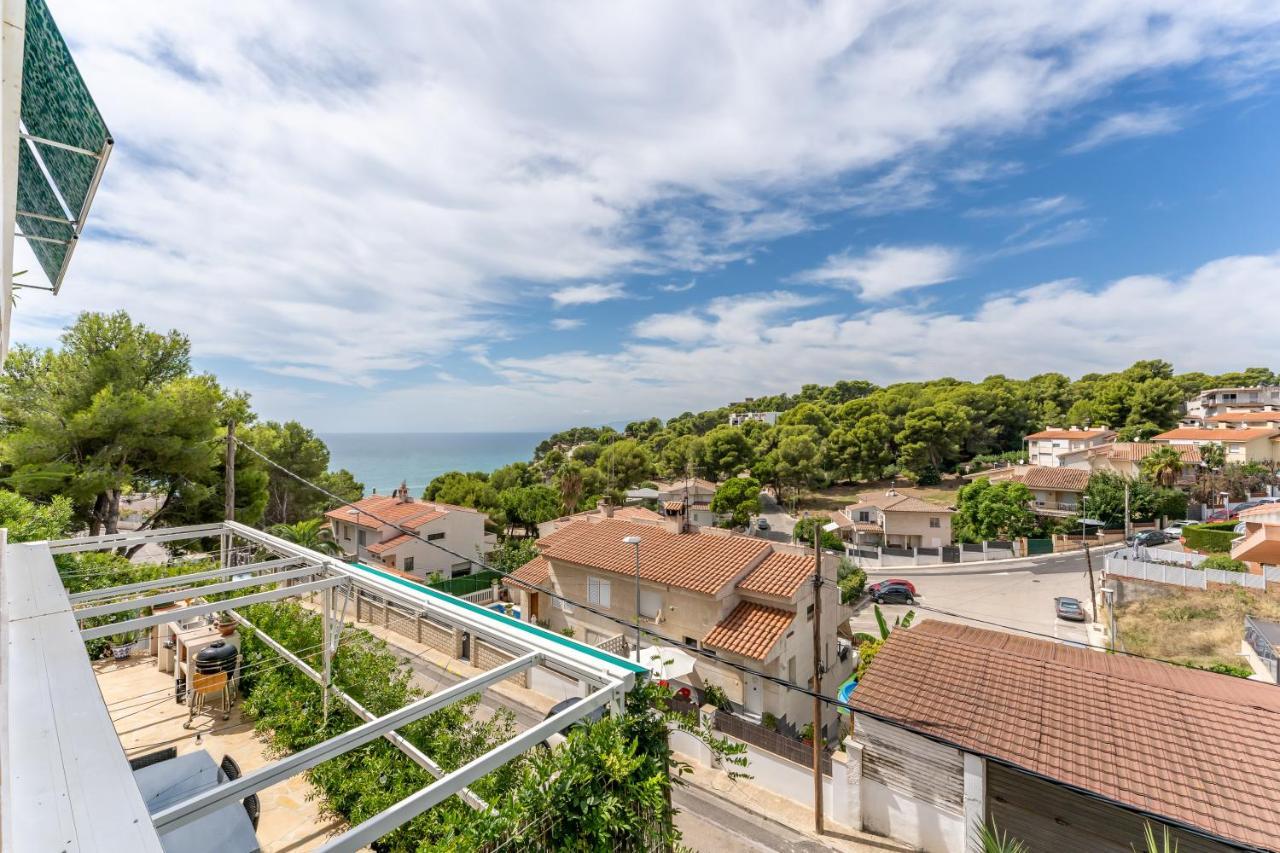 Beach Front Retro Hideaway In Salou Ngoại thất bức ảnh