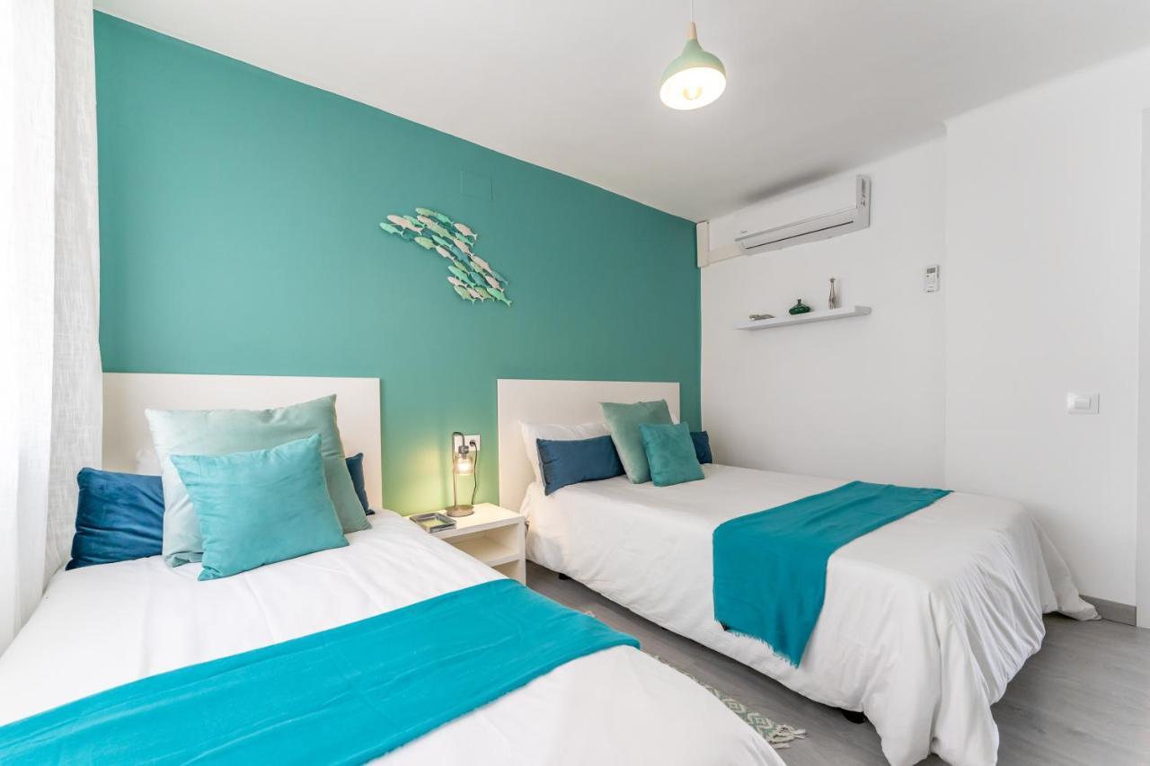 Beach Front Retro Hideaway In Salou Ngoại thất bức ảnh