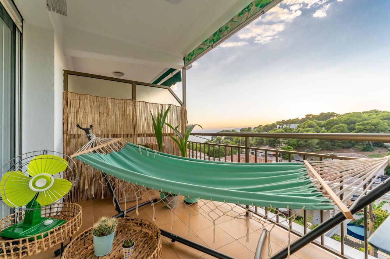 Beach Front Retro Hideaway In Salou Ngoại thất bức ảnh