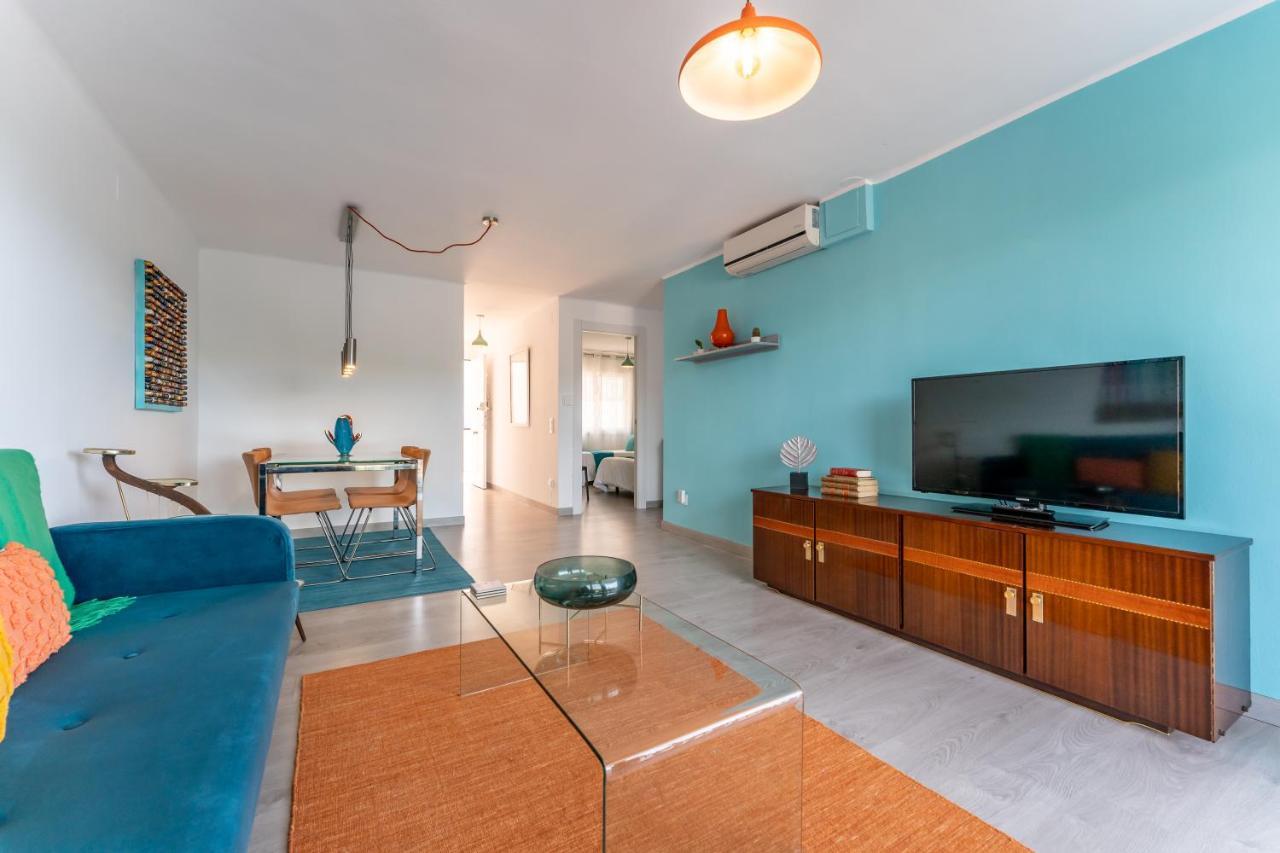 Beach Front Retro Hideaway In Salou Ngoại thất bức ảnh