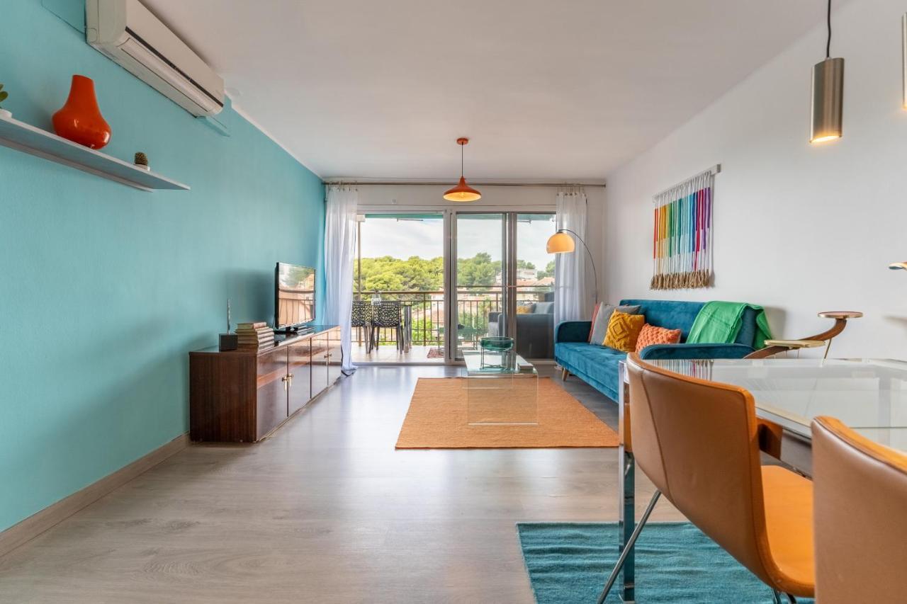 Beach Front Retro Hideaway In Salou Ngoại thất bức ảnh