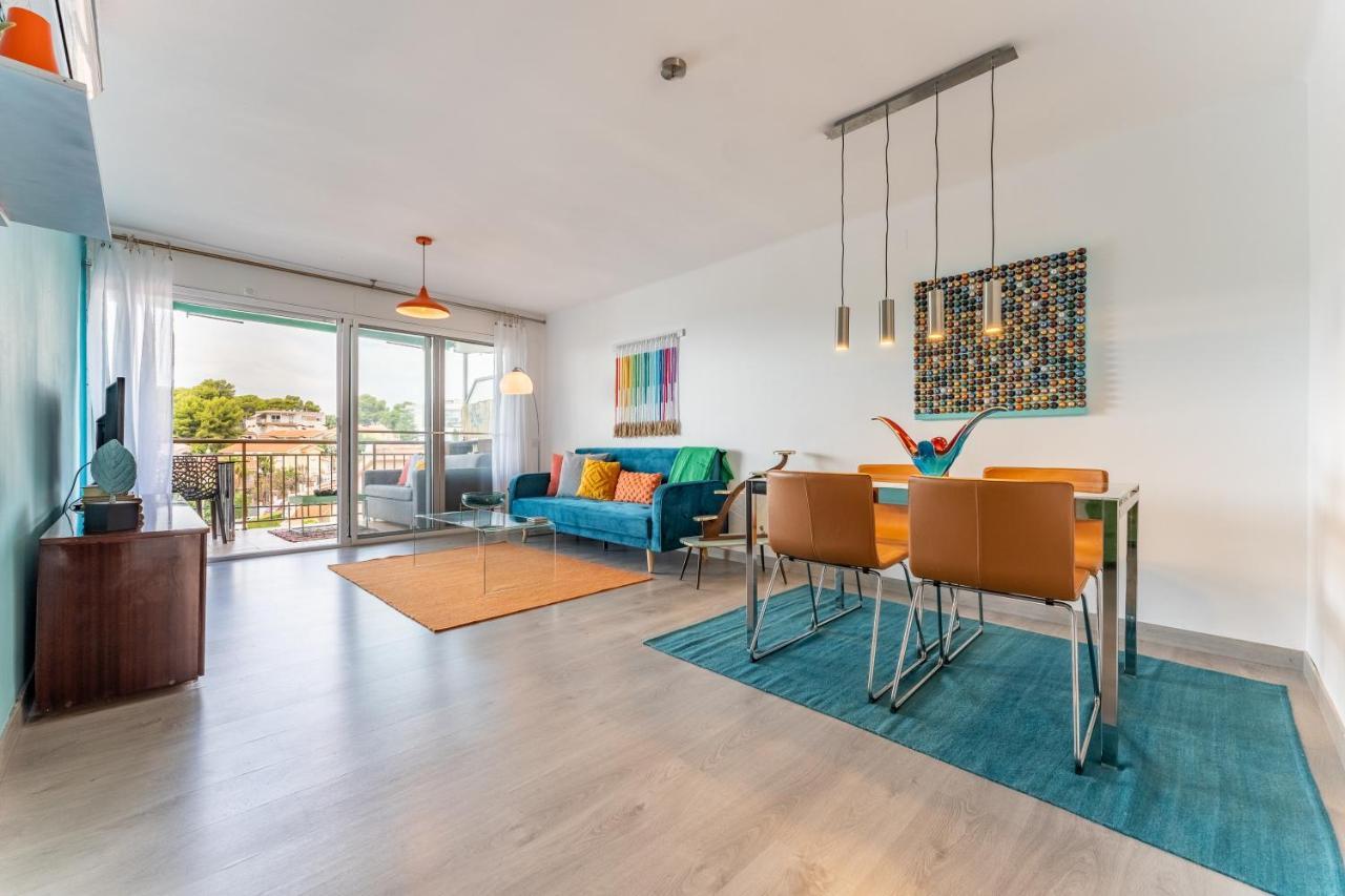 Beach Front Retro Hideaway In Salou Ngoại thất bức ảnh