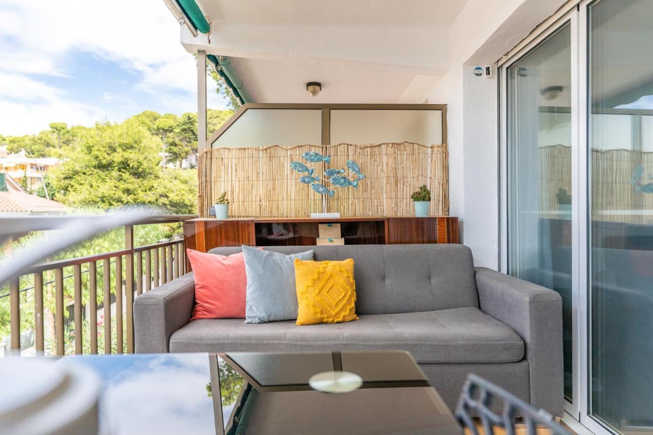 Beach Front Retro Hideaway In Salou Ngoại thất bức ảnh