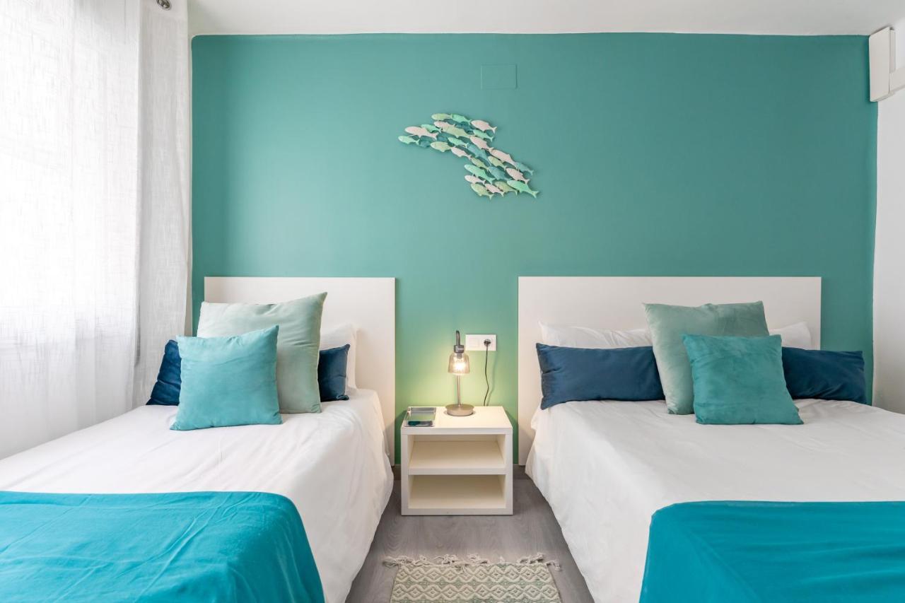 Beach Front Retro Hideaway In Salou Ngoại thất bức ảnh