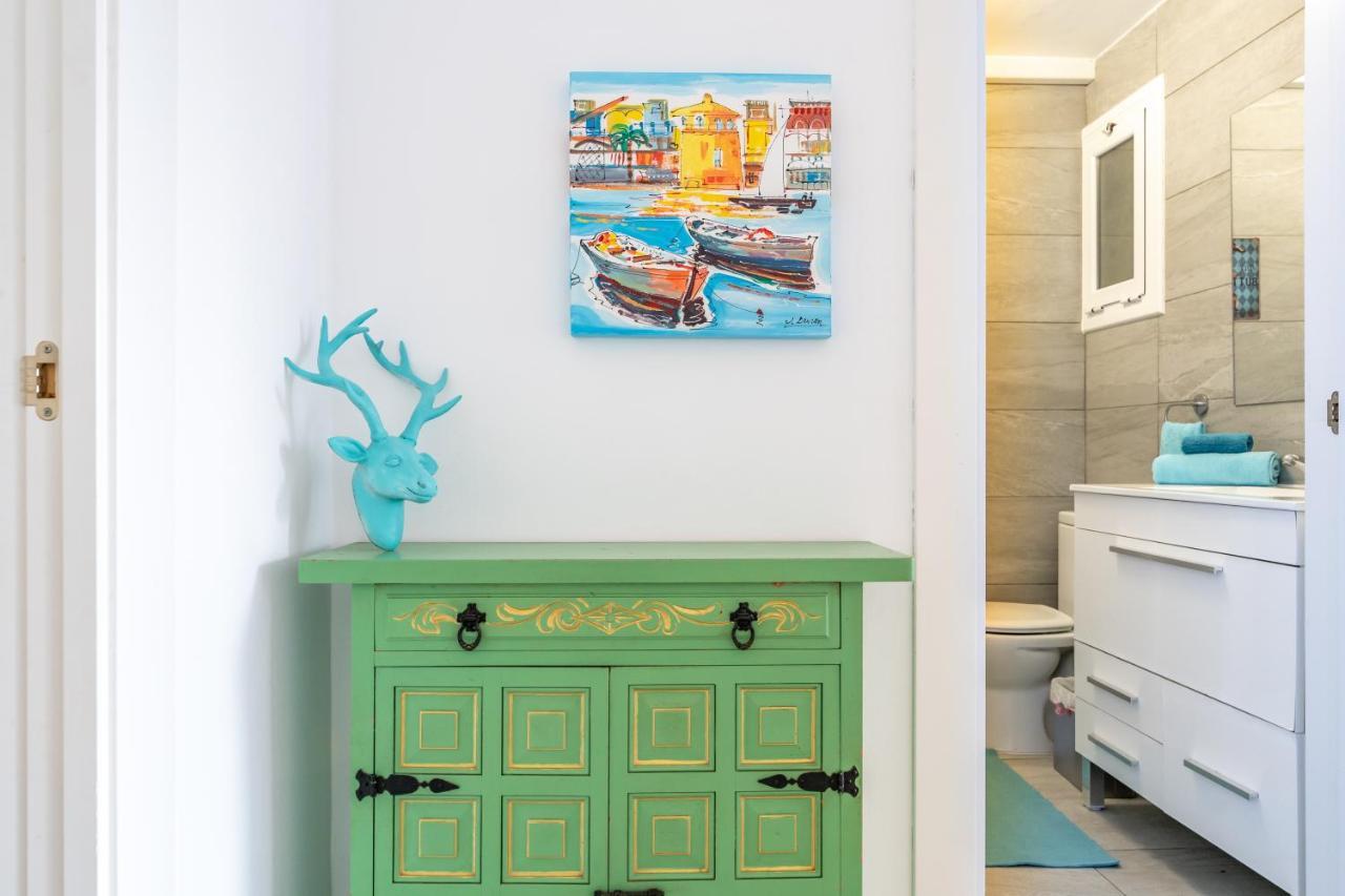 Beach Front Retro Hideaway In Salou Ngoại thất bức ảnh