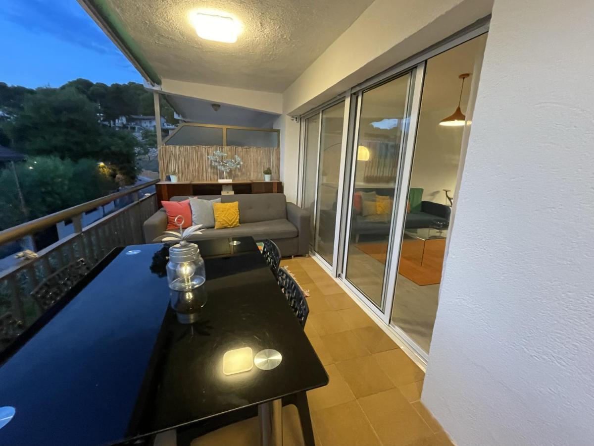 Beach Front Retro Hideaway In Salou Ngoại thất bức ảnh
