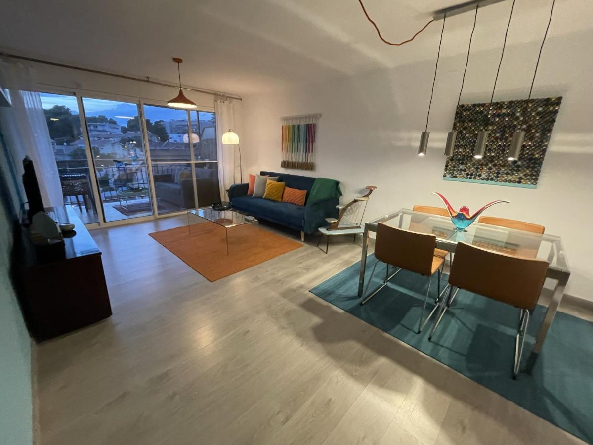 Beach Front Retro Hideaway In Salou Ngoại thất bức ảnh