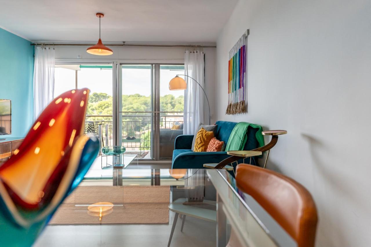 Beach Front Retro Hideaway In Salou Ngoại thất bức ảnh